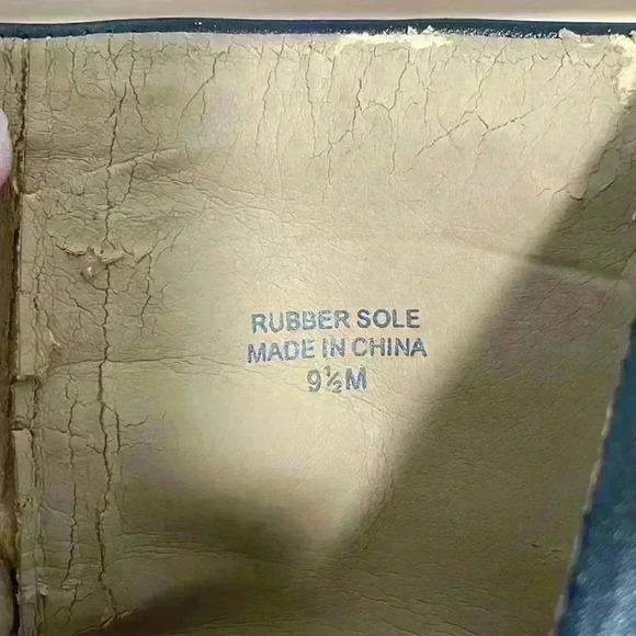 Ann  Taylor pointy toe, hidden wedge bootie; size 9.5 - Picture 4 of 5